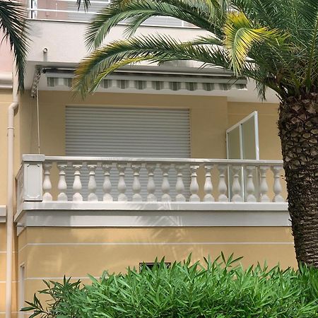 Апартаменты Le Tropical Фрежюс Экстерьер фото
